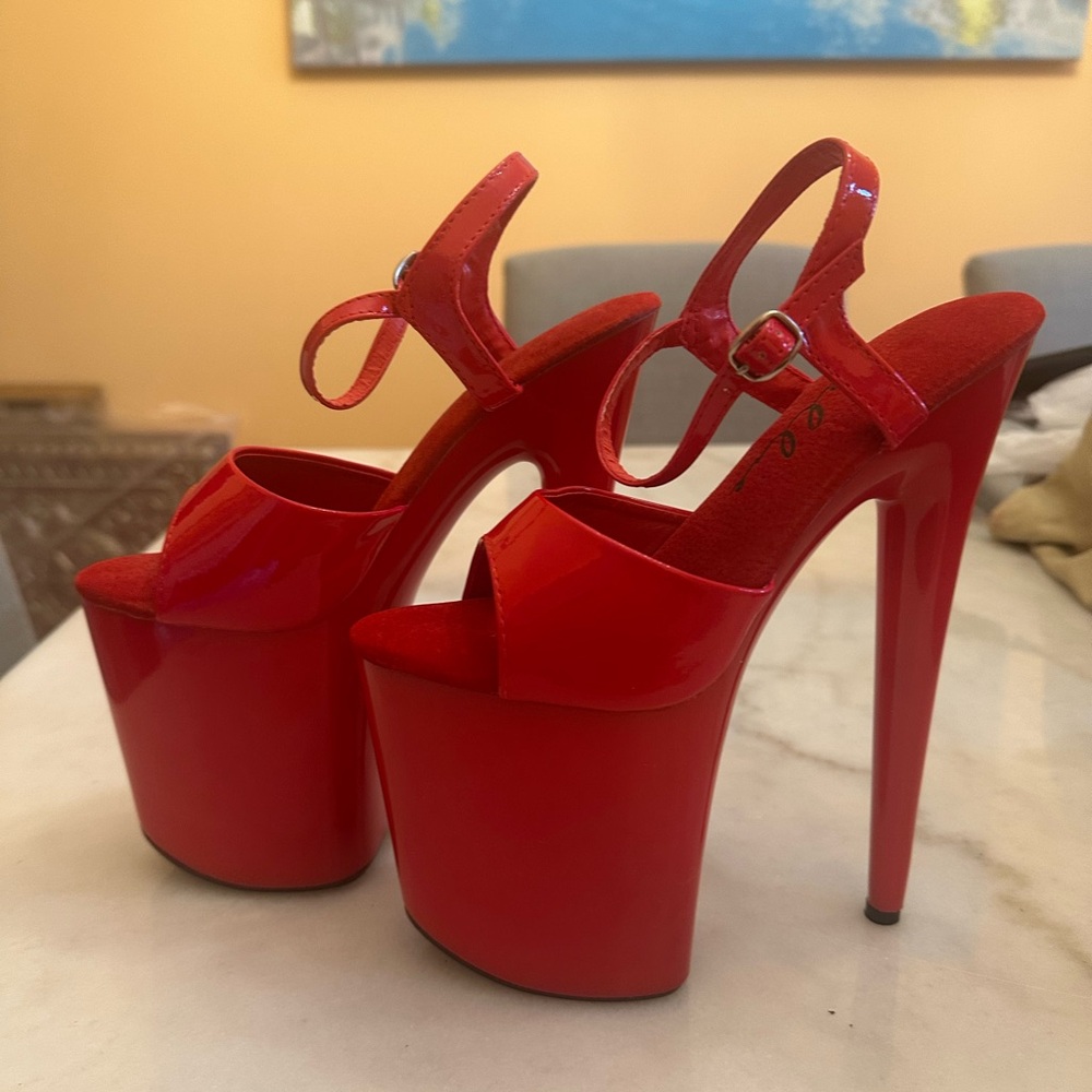 Ellie Juliet 850 Red Platform Stilettos 8” Inch Heels Size 6 New in Box NIB